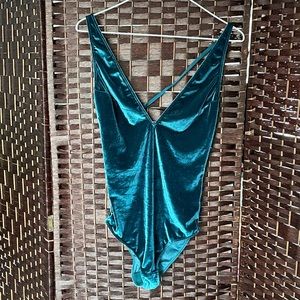 Gilligan and O’Malley Teal Velour Velvet Deep V Spaghetti Strap Body Suit Small